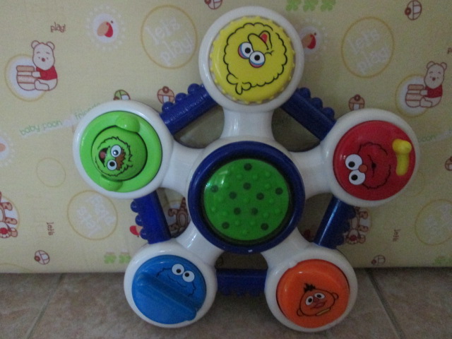 Sesame Street Pals Musical Wheel ของเล่นมือสอง
