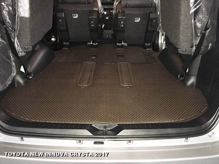 พรมปูพื้นรถยนต์ TOYOTA INNOVA CRYSTA 2017 กระดุมเม็ดเล็กรีดขอบ สีช็อคโกแลต เต็มคัน เข้ารูป