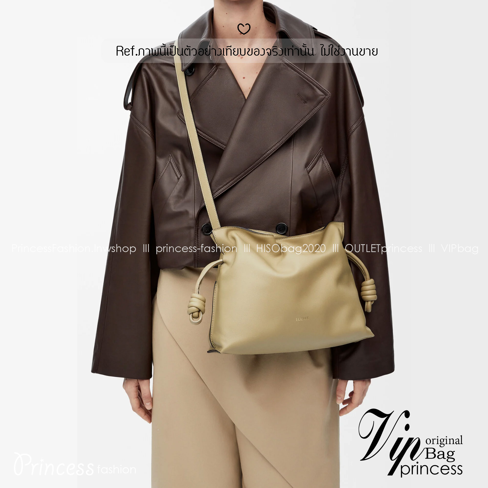 ORI หนังแท้ | Medium Loewe Flamenco clutch in nappa leather 30cm กระเป๋าสะพายทรงคลัชดีไซน์รูดเชือก เรียบหรูดูแพง เรียบง่ายใช้งานสะดวก หนังแนปป้าให้สัมผัสนุ่มสบายผิว มาพร้อมสายสะพายร้อยห่วงหรูหรา