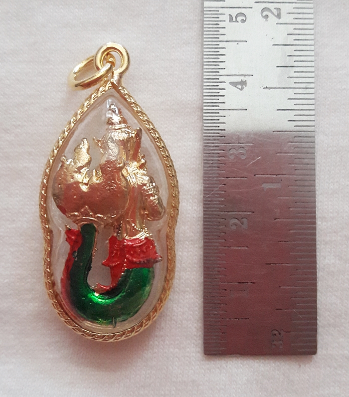 จี้นางพญานาคีเนื้อทองลงยาเลี่ยมกรอบลายผ่าหวายทองไมครอนพร้อมใบคาถาค่ะ