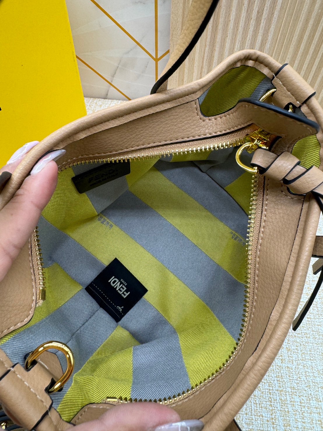 Fendi Roll Mini FF jacquard mini bag / YSL TOTE BAG MINI กระเป๋าสะพายทรงโท้ทไซส์มินิ เกรดออริ 1:1 ใช้งานต่างประเทศได้