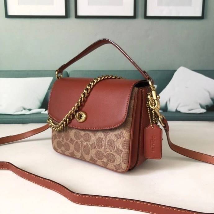 3สาย Coach 89089 Cassie Crossbody 19 In Signature Canvas เรียบหรู ดูดี ต้องไอเท็มนี้เลยจ้า กระเป๋าถือ/สะพายข้าง สุดพิเศษ!! มีสายมาให้ถึง 3 แบบ!! สลับใช้แมทช์ตามสไตล์ได้เลย วัสดุหนังแคนวาสสลับหนังเรียบ เปิด-ปิดด้วยตัวบิดล็อค ภายในแบ่งสัดส่วนอย่างดี ใส่ของไ