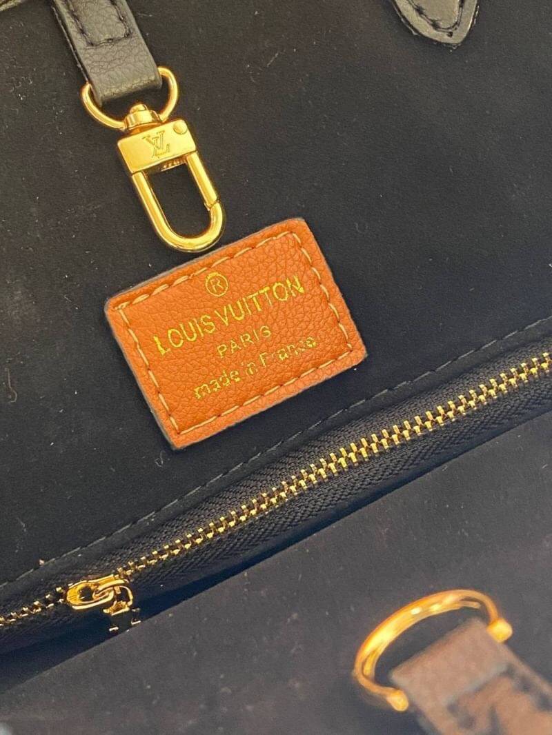 VIP GIFT 】Louis Vuitton Onthego Wild At Heart Capsule Jungle Limited Edition Black Empreinte Leather Tote มาพร้อมส่งที่ไทย! จัดก่อนสินค้าหมดค่ะ! กระเป๋าทรง Tote ใบใหญ่จุใจ จุของได้เยอะมากแม่ สีสวยลงตัวสวยงาม เพิ่มกิมมิกด้านข้างลวดลาย Capsule Jungle เก๋มาก