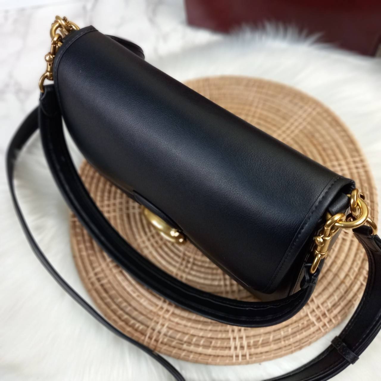 COACH SOFT TABBY SHOULDER BAG (C4823//C5261) กระเป๋าถือ กระเป๋าสะพาย ที่ใครๆก็เข้าถึงได้ หรูหรา คลาสสิค ลุคเรียบร้อย แต่ความสวยไม่น้อย! ดาเมจความลุคผู้ดีรุนแรงมาก!!เกินต้าน!!// วัสดุหนังแท้ทั้งใบ หนังเรียบ หนังนิ่มมากๆ อยู่ทรงสวยมากๆด้วย// ด้านในโล่งกว้าง