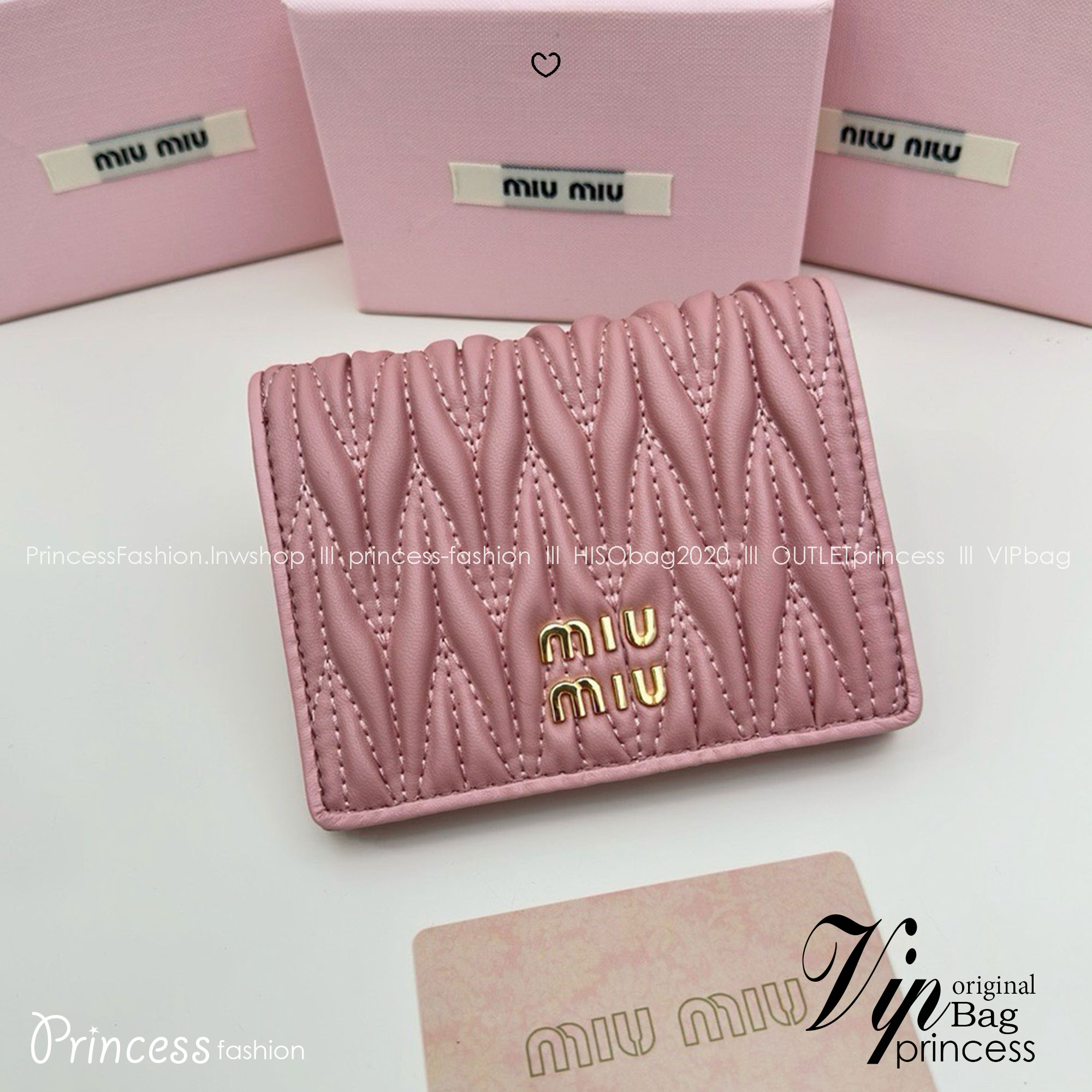 Miu Miu Small matelassé nappa leather wallet กระเป๋าสตางค์หนังแนปป้า ตกแต่งโลโก้หรูหราเป็นเอกลักษณ์