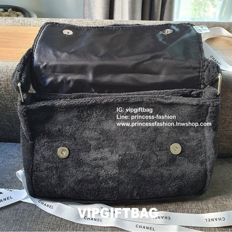 VIP Gift Premium Gift พรีเมี่ยมกิ๊ฟ แท้💯กระเป๋า Chanel Vintage precision Messenger bag โลโก้แบรนด์หนังแก้ว น้ำหนักเบา เปิดปิดด้วยฝาปิดกระดุมแม่เหล็ก