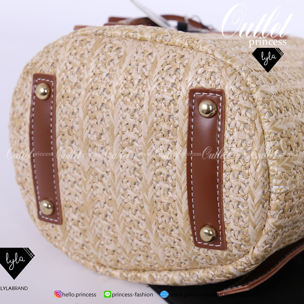 LYLABRAND🔔 WOVEN BUGKET กระเป๋าที่เพิ่มความหวานให้กับสาวๆได้อย่างลงตัว ตัดด้วยหนังสีน้ำตาล ดูคุณหนูสุดๆ ❤️