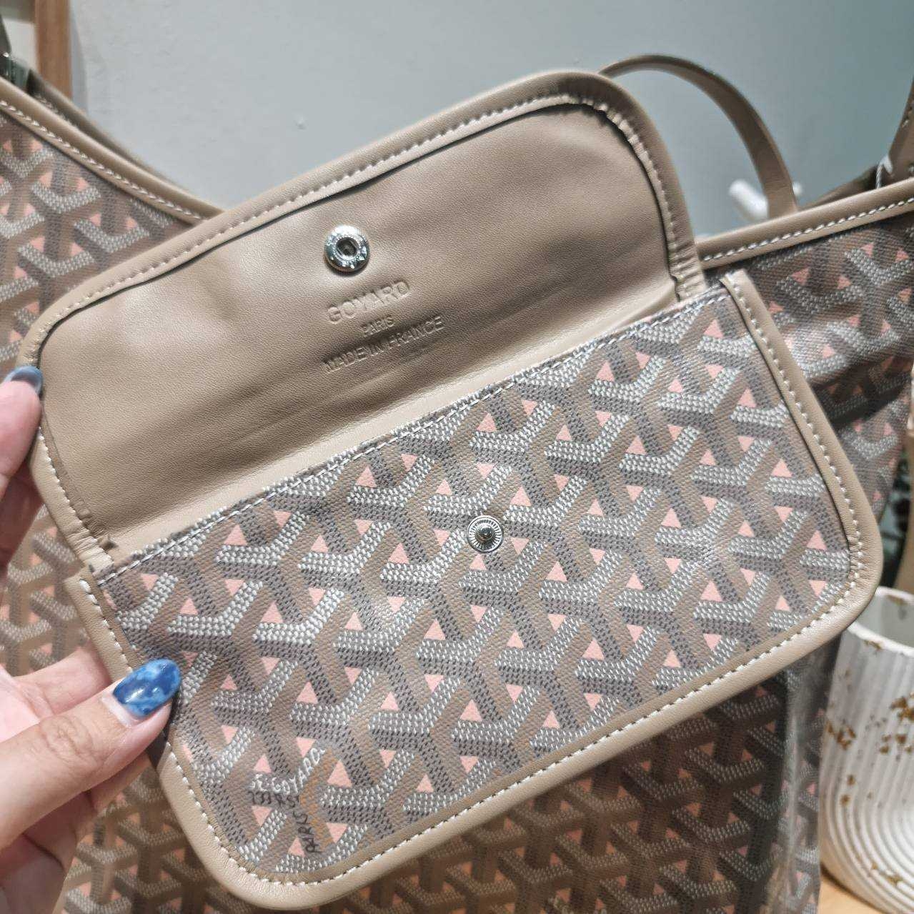 GOYARD BOHEME HOBO BAG กระเป๋าโฮโบใบใหญ่ พร้อมใบลูก มาในสีลิมิเต็ดรุ่นที่ตามหา สวยเด่นเป็นเอกลักษณ์ด้วยลวดลายตัว Y เต็มผืน