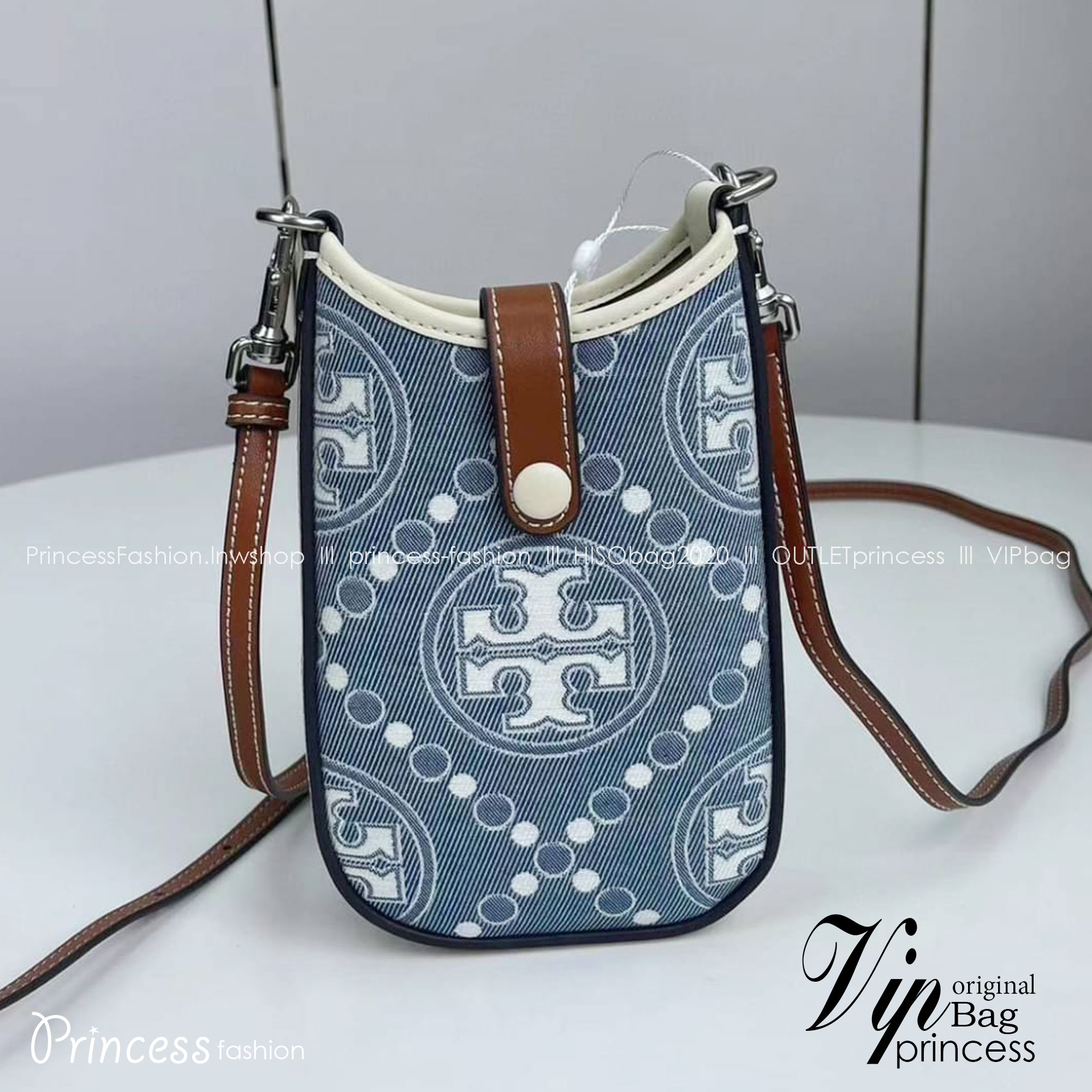Tory Burch T Monogram Phone Crossbody / Tory Phone Bag พร้อมส่ง กระเป๋าใส่โทรศัพท์ สวยคม ด้านหลังมีช่องใส่บัตร