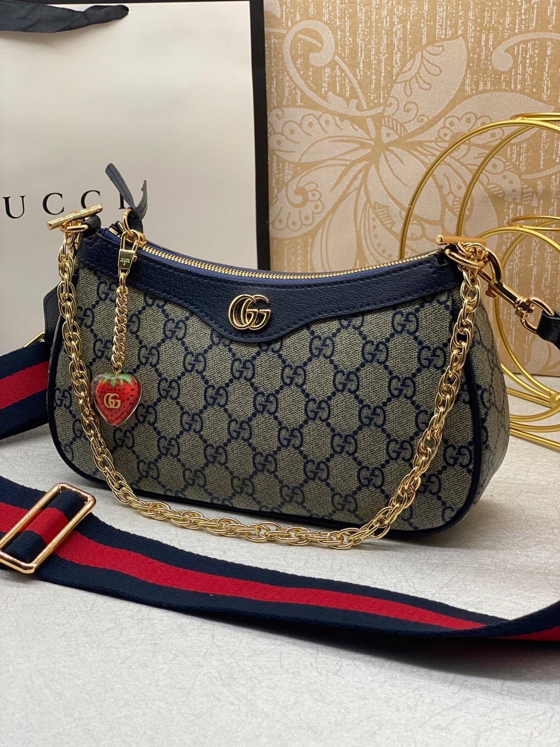 GUCCI Ophidia small handbag strawberry เกรดออริจินอล งานสวยตรงปก ภาพถ่ายจากงานขายจริง ใช้งานต่างประเทศได้
