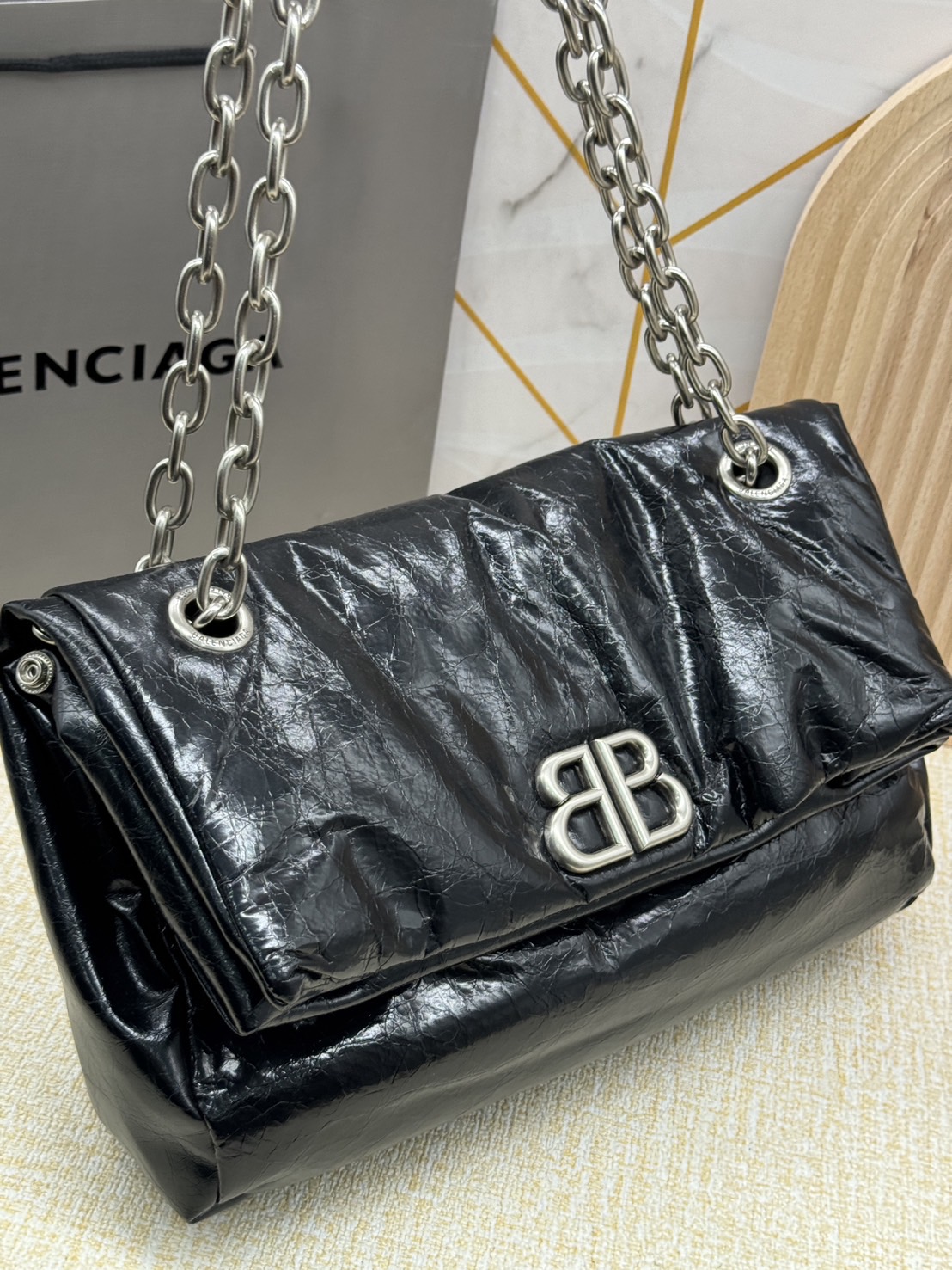 Balenciaga MONACO SMALL CHAIN BAG IN BLACK 28cm กระเป๋าทรงโท้ทใบใหญ่ งานหนังยับสวยเต็มใบ เกรดออริ สลับแท้ 1:1 ใช้งานต่างประเทศได้