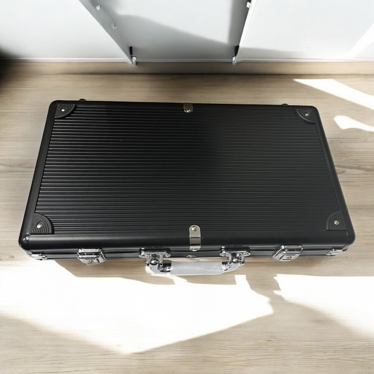 กระเป๋าใส่ชิพโป๊กเกอร์สีดำขนาดบรรจุ 300 ชิป