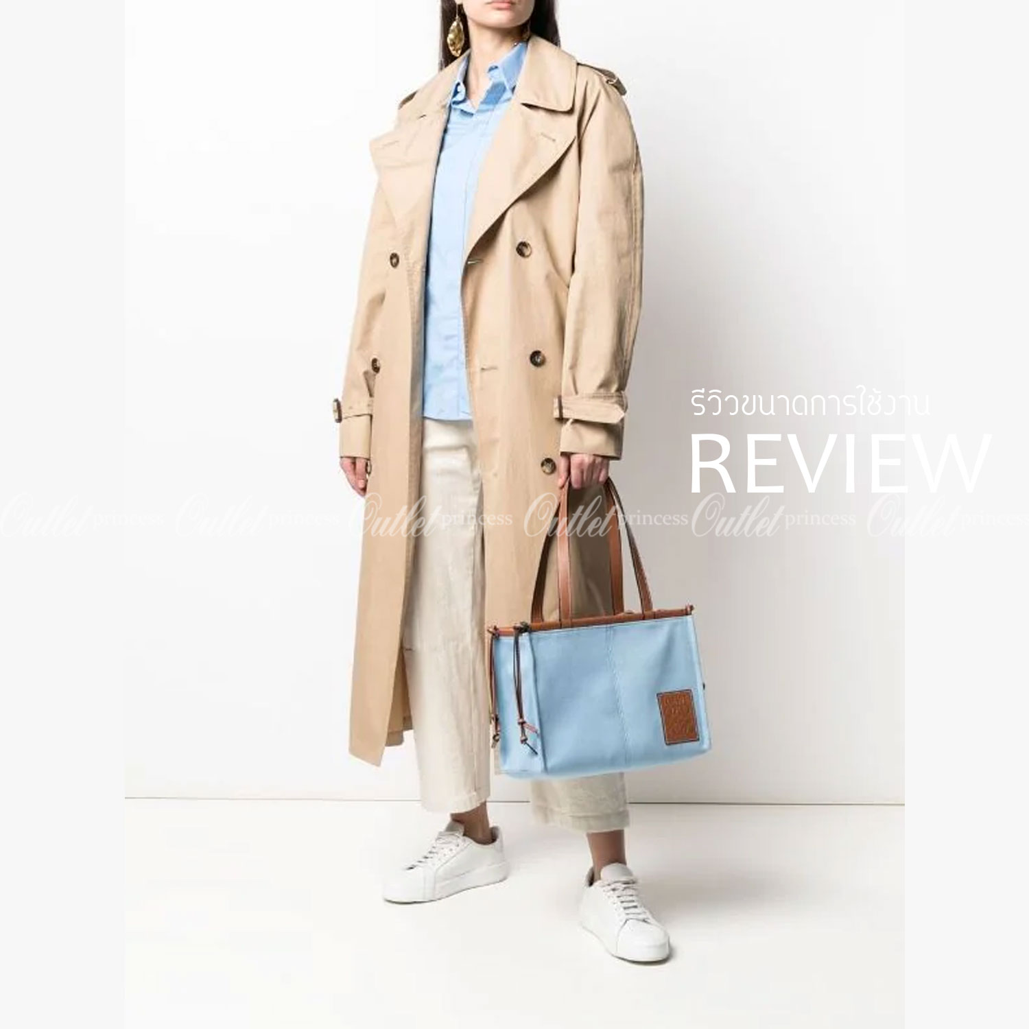 LOEWE TOTE BAG VIP GIFT WITH PURCHASE (GWP) Limited Edition จาก "LOEWE PERFUME DUTYFREE" วัสดุ Canvas&Leather ใบใหญ่ น้ำหนักเบา ภายในโล่งกว้างและจุ ใส่เอกสารA4 หูหิ้วหนังแข็งแรง สะพายไหล่ได้ ด้านหน้ามีโลโก้หนังสีน้ำตาล ด้านข้างสามารถปรับขยายทรงไ