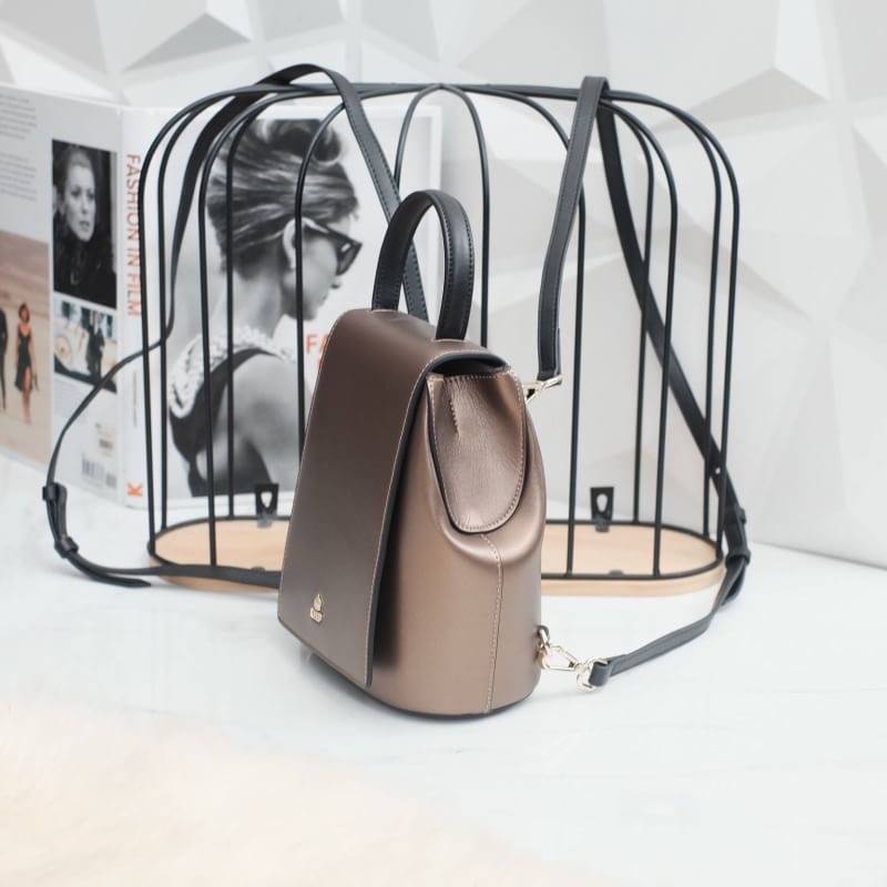 ทรงน่ารักมาก กระเป๋าเป้สะพายข้างได้ สี Glitter ✨ Limited รับ (summer) **KEEPBAG_Allma กระเป๋าเป้ใบใหม่เอาใจสาวทุกสไตล์เลยค่ะ 🌈🌈Summer นี้ ใครกำลังมองหากระเป๋าเป้ใบเล็ก เหมาะกับทุกๆวัน ใช้งานง่าย ใส่ของครบใบนี้แนะนำเลยค่า น้ำหนักเบา 