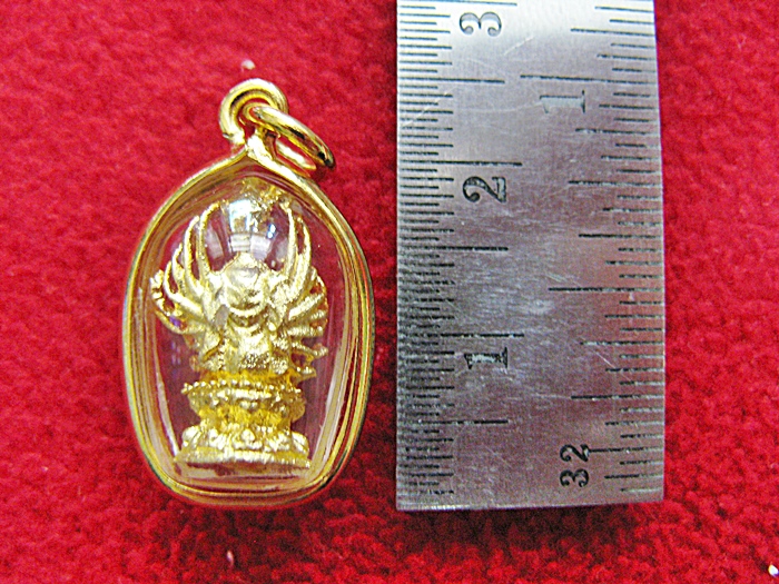 จี้เจ้าแม่กวนอิมพันมือองค์เล็กเนื้อทองพ่นทรายเลี่ยมทองไมครอนพร้อมใบคาถาค่ะ