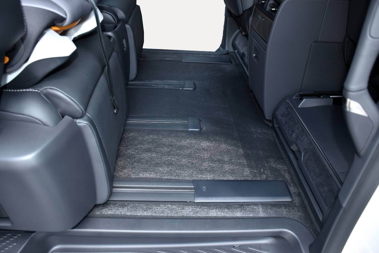 ยางปูพื้นรถยนต์ LEXUS LM300h , LEXUS LM350h พรมลายหนังเรียบ เลกซัส แอลเอ็ม เข้ารูป ตรงรุ่น เต็มคัน