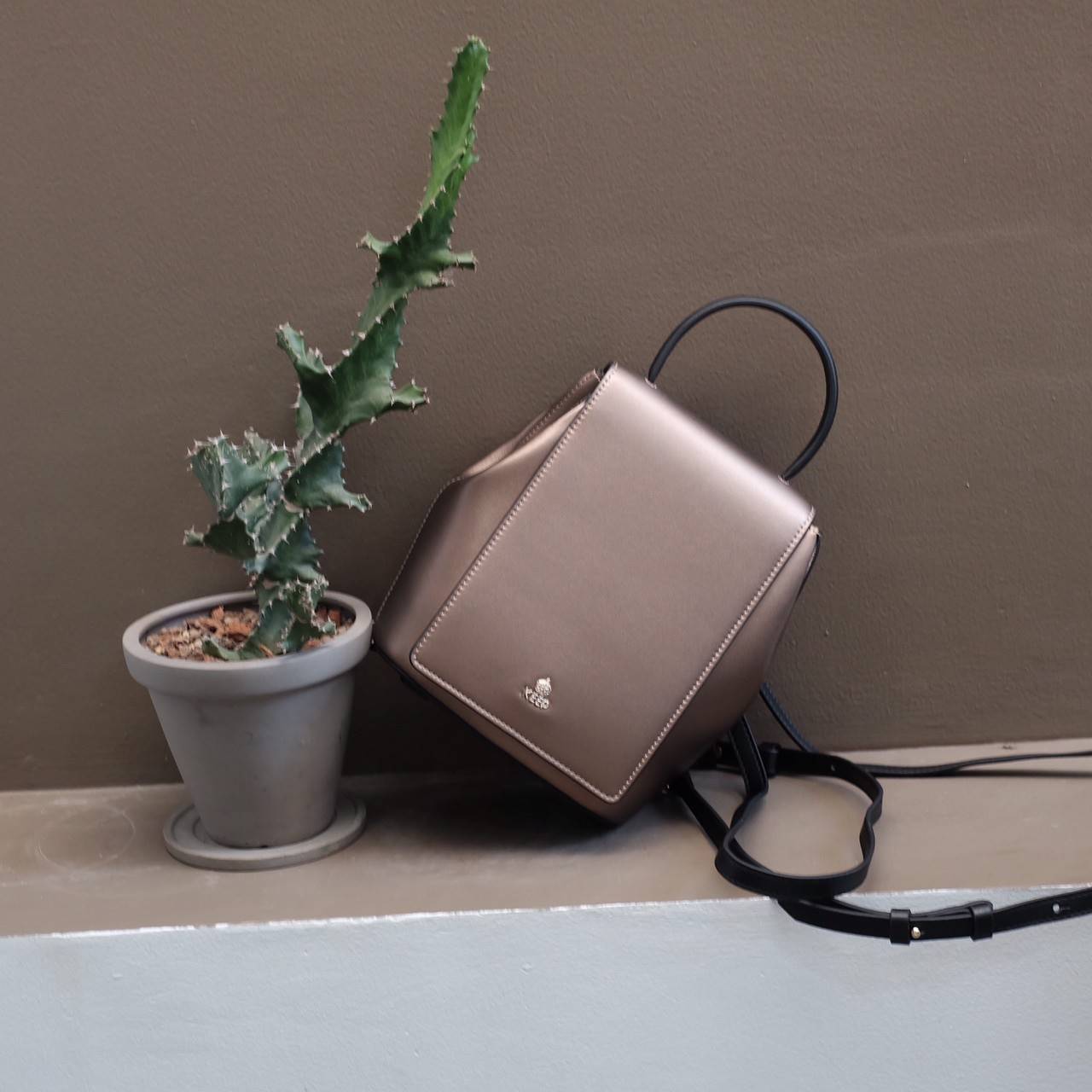 ทรงน่ารักมาก กระเป๋าเป้สะพายข้างได้ สี Glitter ✨ Limited รับ (summer) **KEEPBAG_Allma กระเป๋าเป้ใบใหม่เอาใจสาวทุกสไตล์เลยค่ะ 🌈🌈Summer นี้ ใครกำลังมองหากระเป๋าเป้ใบเล็ก เหมาะกับทุกๆวัน ใช้งานง่าย ใส่ของครบใบนี้แนะนำเลยค่า น้ำหนักเบา 