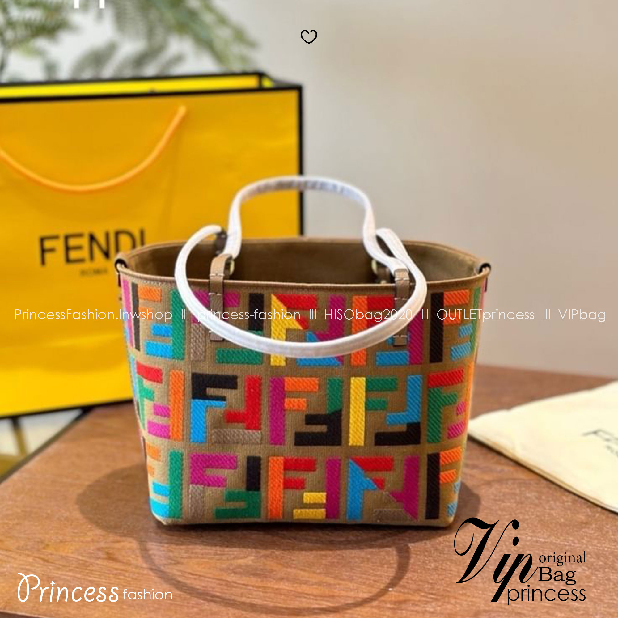 FENDI Small Roll shopper Bag / Fendi Bucket Bag @Chinese Valentine’s Day Limited Edition shopper กระเป๋าทรงบัคเก็ต ดีไซส์สวยหลากสี ในเทศกาลจีนวาเลนไทน์ โดดเด่นด้วยลายนูน FF เป็นเอกลักษณ์ที่ปักด้วยเส้นด้ายหลากสี