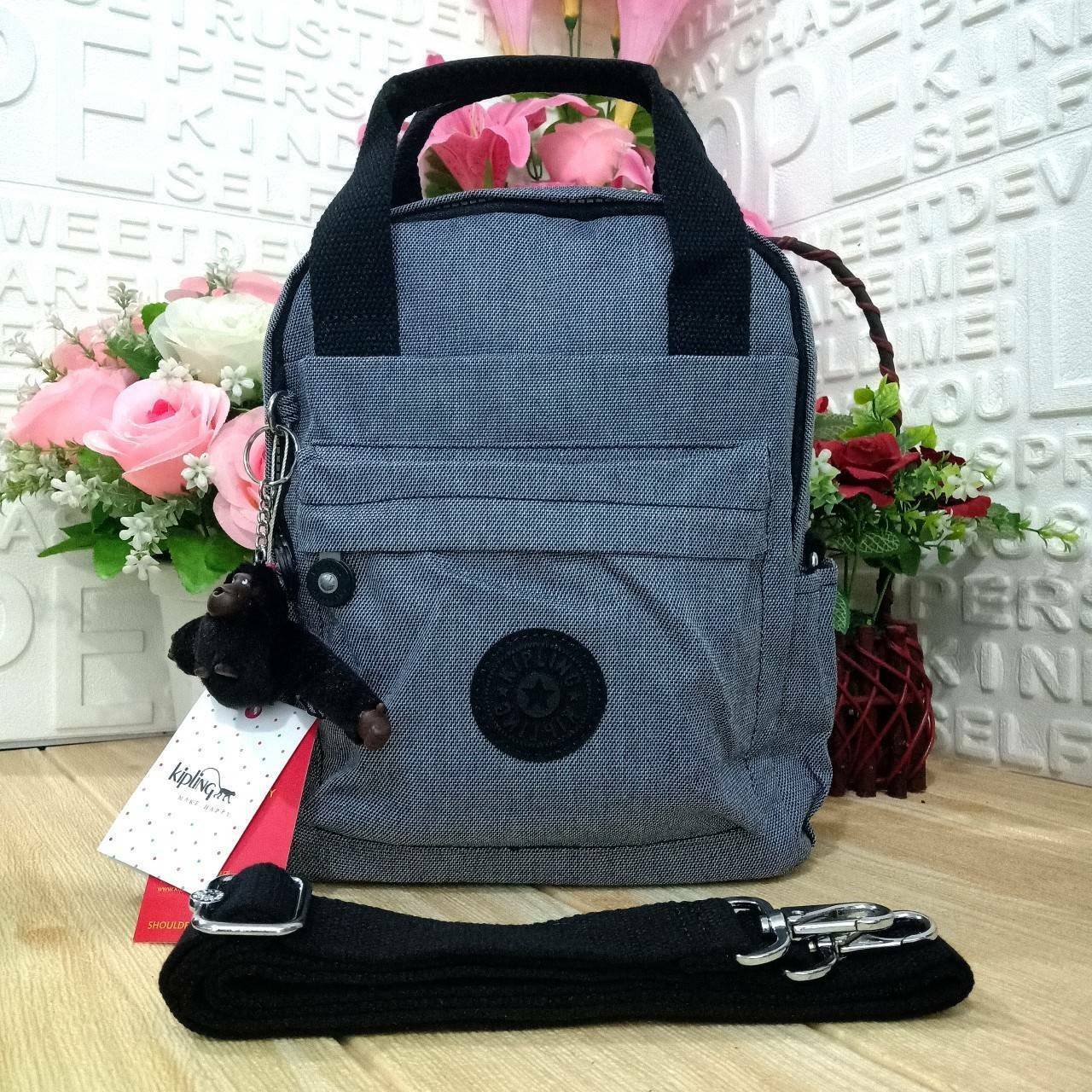 KIPLING 3 WAYS MINI BACKPACK 👍กระเป๋าสะพายรุ่นใหม่วัสดุ Nylon & Polyester 100% 👍หูหิ้วมีลายปั้มแบรนด์ 👍สายสะพายยาวเลื่อนปรับได้ถอดได้ 👍สามารถถือหรือสะพายได้ จะสะพายไหล่ สะพายเฉียง Crossbody หรือจะคล้องสายเป็นเป้สะพายหลัง Ba