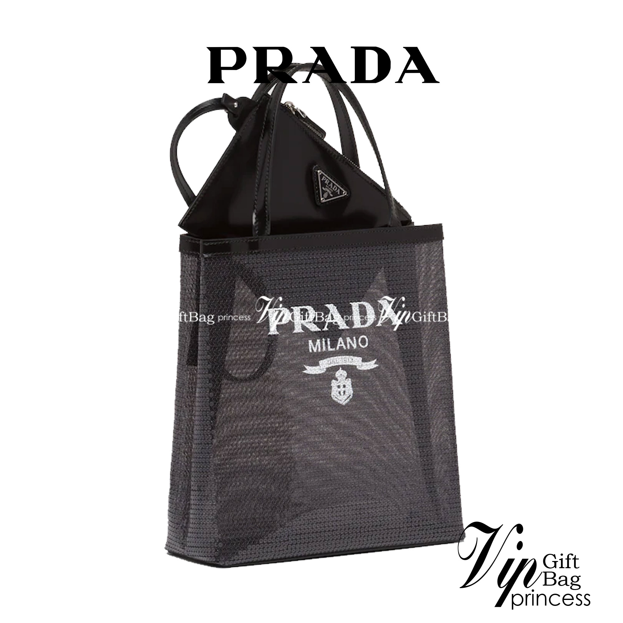 PRADA SMALL SEQUINED MESH TOTE BAG เอาใจสายแฟอีกครั้ง!! กระเป๋าทรงโท้ท ขนาดเล็ก ที่มีดีเทลฝีมือ ด้วยการเรียงร้อยแผ่นเลื่อมเป็นตาข่ายรอบใบ ตัดขอบด้วยหนังสังเคราะห์ พิเศษพร้อมใบลูกให้ด้วย ทรงใช้งานง่าย ภายในโล่งกว้าง ถือไปเรียน ไปเที่ยว ไปทำงาน พกพาง่ายสุดๆ