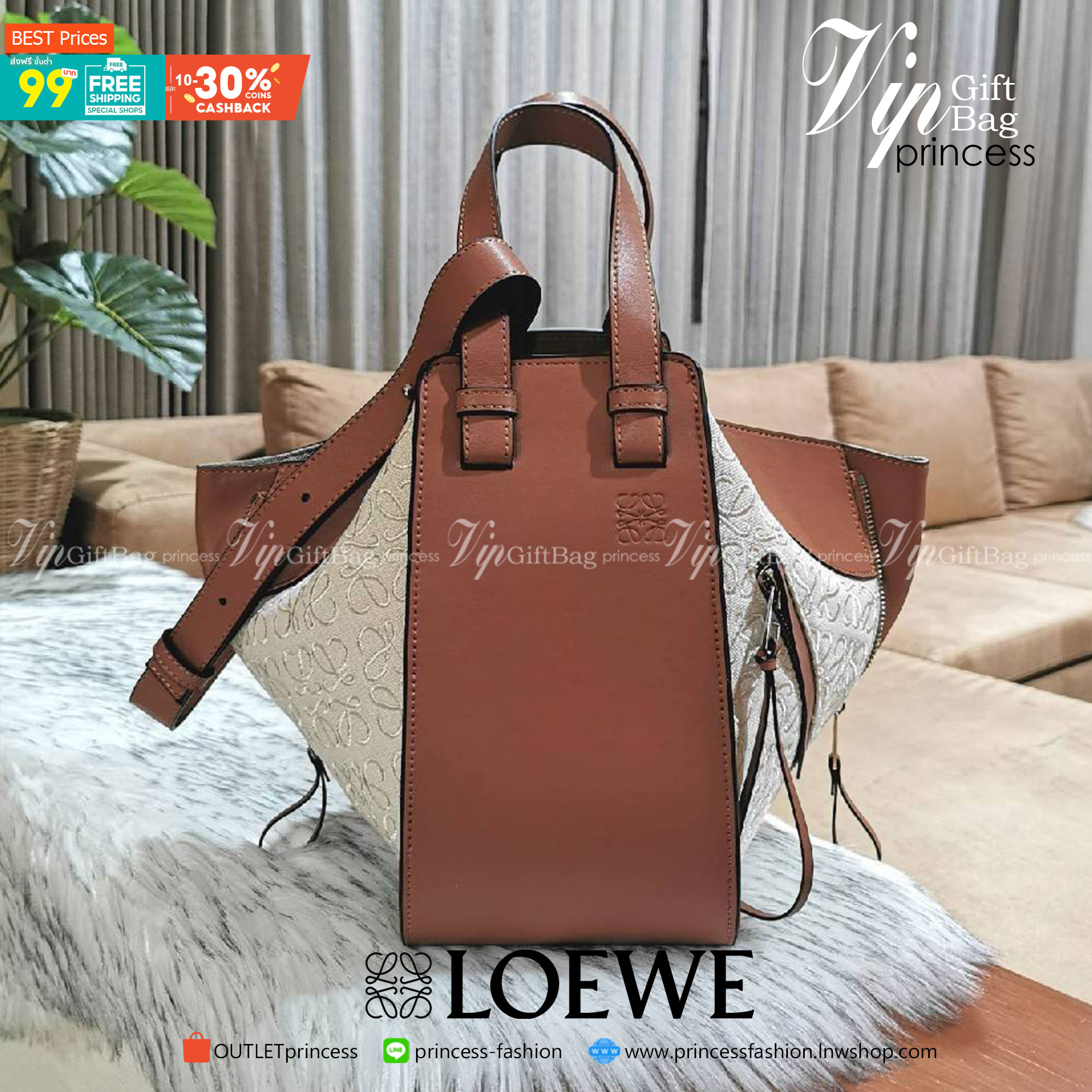 LOEWE ANAGRAM HANDLE & SHOULDER BAG GIFT WITH PURCHASE (GWP) กระเป๋าถือหรือสะพายพรีเมี่ยมกิ๊ฟ Limited จาก LOEWE PERFUME DUTYFREE รุ่น Rare items สุดๆวัสดุ Anagram Canvas & หนังแท้ Calfskin ดีไซน์สวยคงเอกลักษณ์แบรนด์ใบใหญ่กำลังดีน้ำหนักเบา สามารถปรับได้หลา