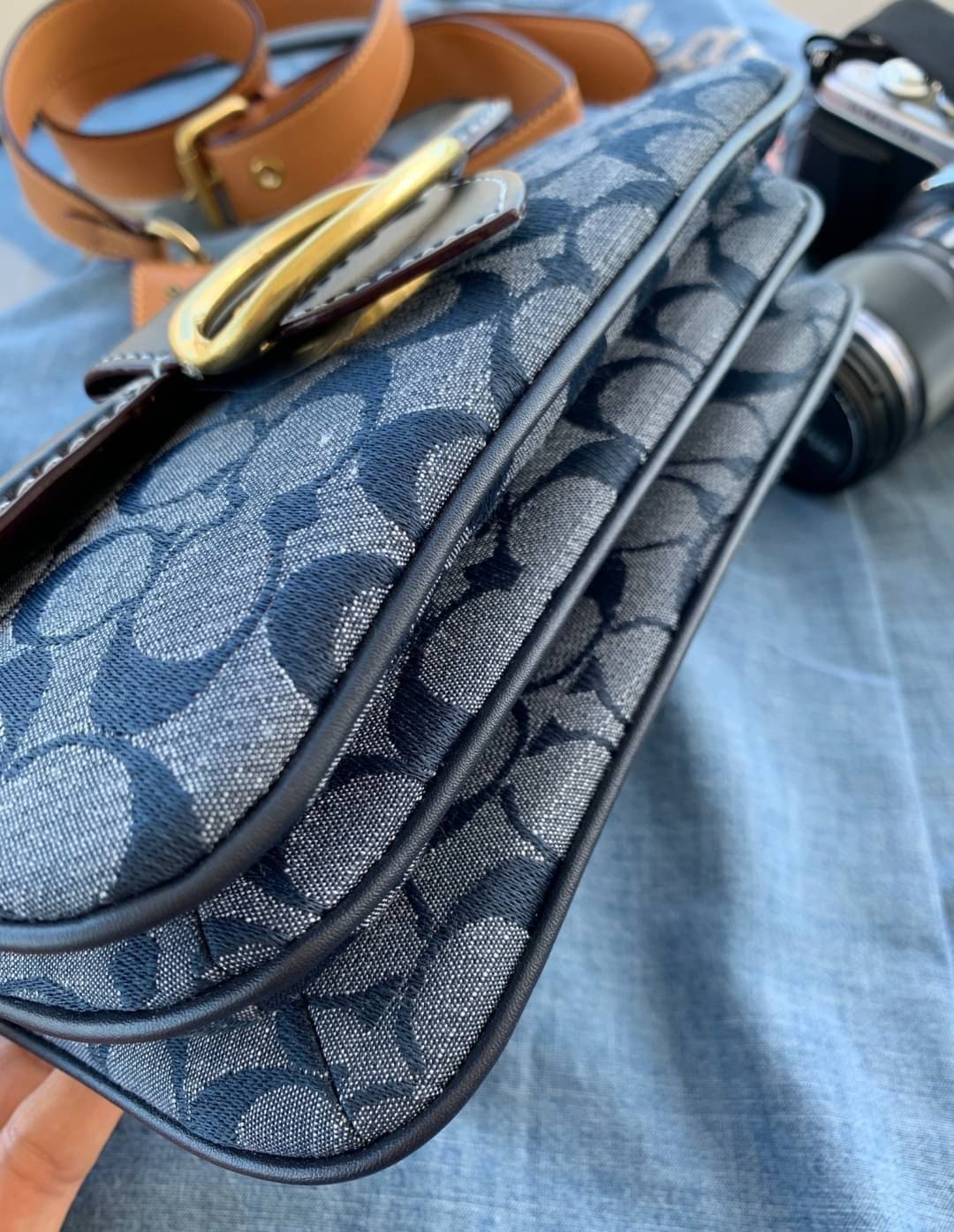 COACH RILEY TOP HANDLE 22 IN SIGNATURE CHAMBRAY