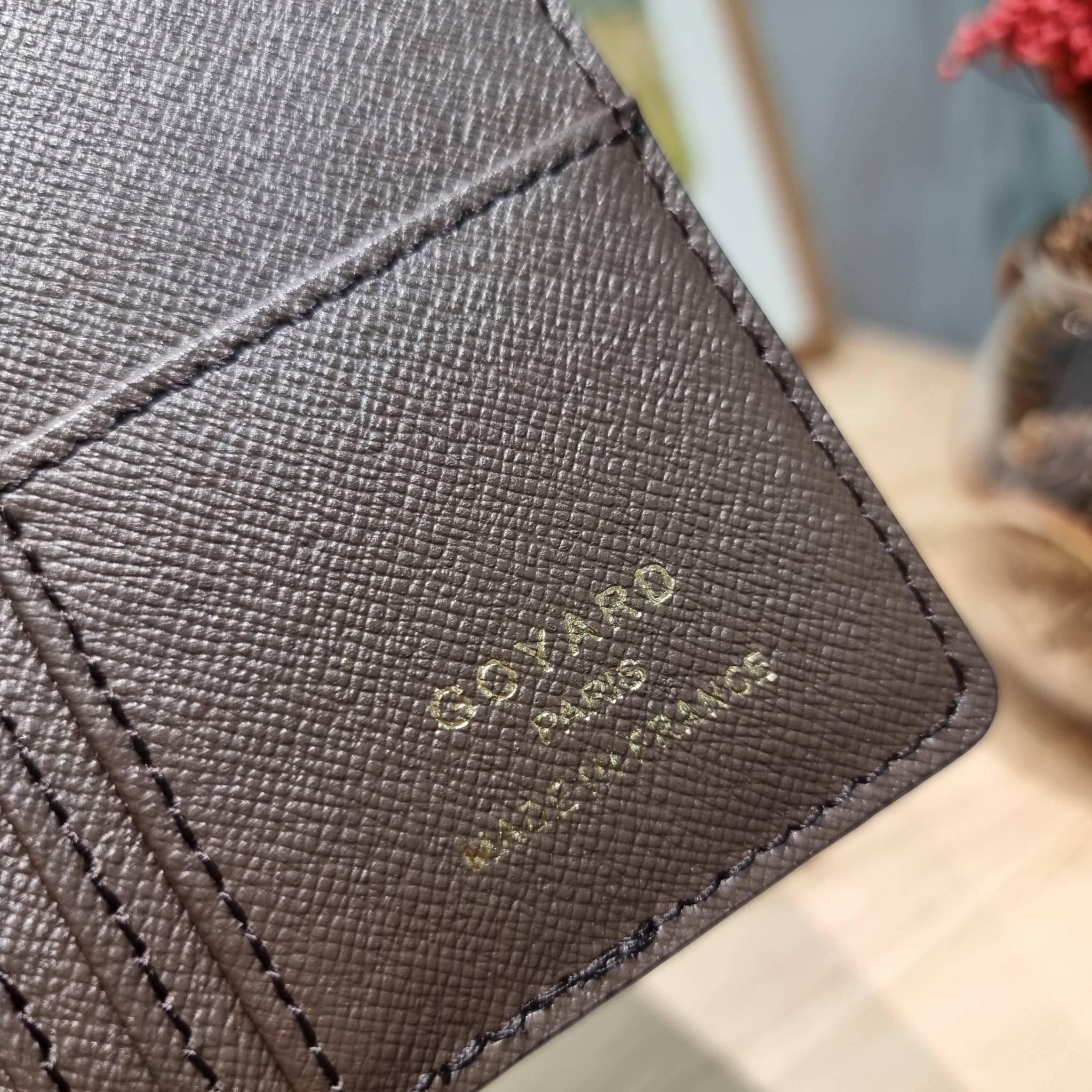 Goyard Bi Fold Long Wallet / GOYARD FLAP WALLET / Goyard Long Wallet กระเป๋าสตางค์ใบยาว รุ่น unisex ที่ใช้ได้ทั้งหนุ่มๆและสาวๆ ไอเท็มนี้ตอบโจทย์สำหรับคนที่ชอบเก็บบัตรเยอะๆ