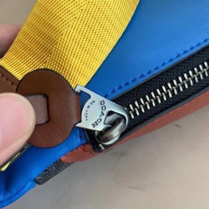 OUTTLET 】COACH RIVINGTON BELT BAG IN COLORBLOCK SIGNATURE CANVAS WITH COACH PATCH (962) รุ่นใบใหญ่จุใจ ใช้ได้ทั้งชายหญิง