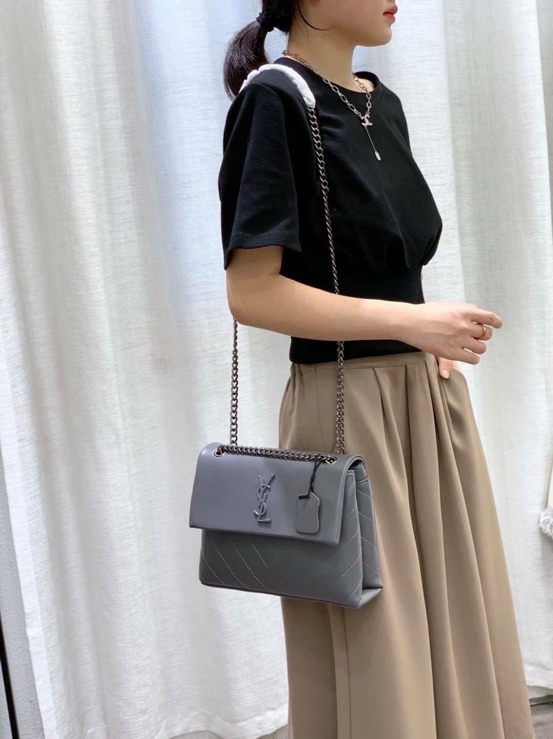 VIP 🥂 YVES SAINT LAURENT Large Sunset Shoulder Bag / YSL Shoulder Bag 11" ภาพสินค้าถ่ายจากงานขายจริง พร้อมส่งที่ไทย