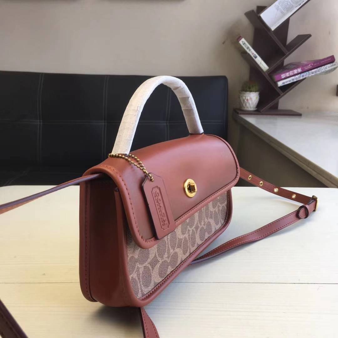 OUTTLET 】Auth Coach 1941 Turnlock Clutch Crossbody Bag พร้อมส่งที่ไทย