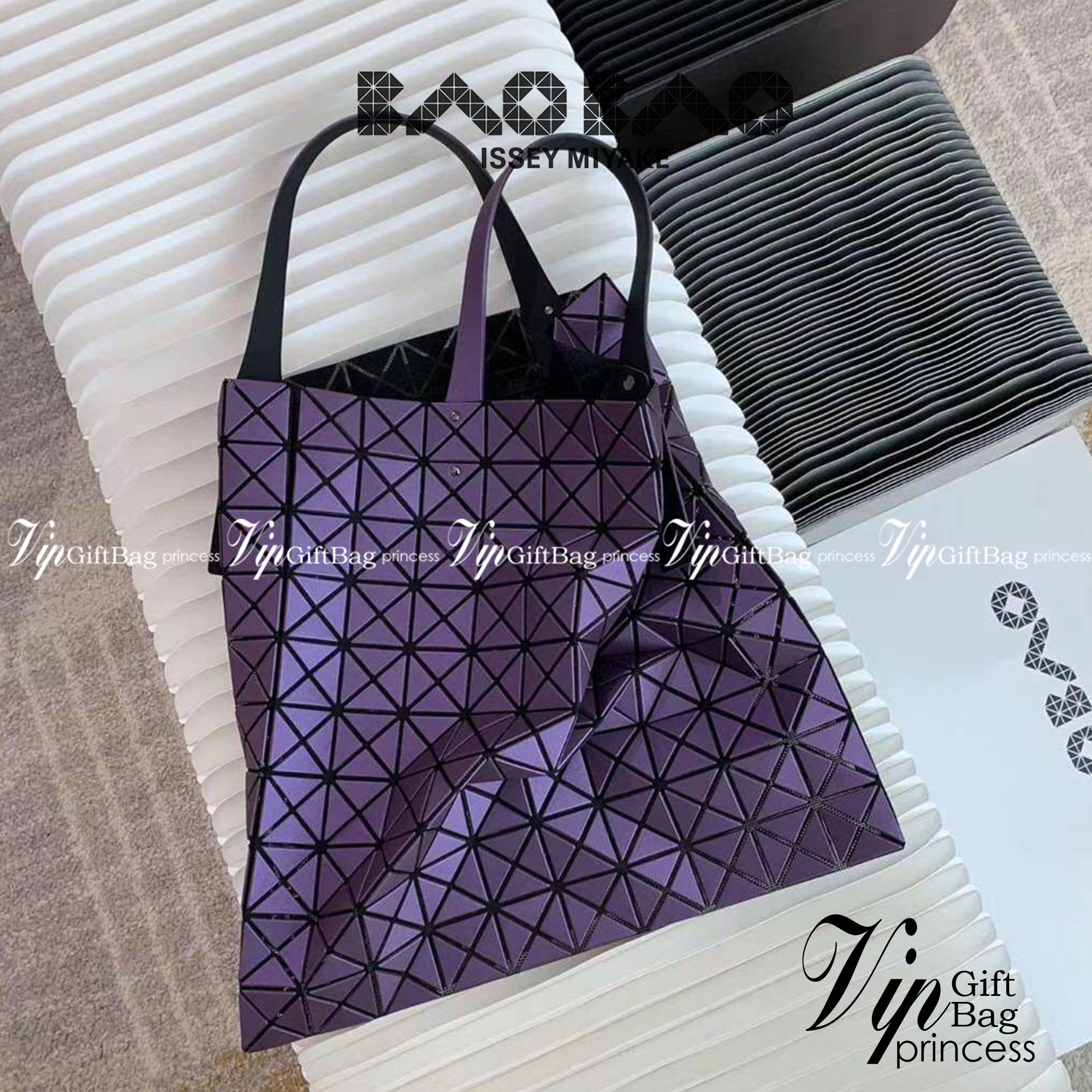 BAOBAO ISSEY MIYAKE 10x10 BLOCK TOTE BAG 39cm กระเป๋าถือทรง shopping โท้ทใบใหญ่ลายตาราง เกรดออริจินอล ภาพสินค้าถ่ายจากงานขายจริง ใช้งานต่างประเทศได้