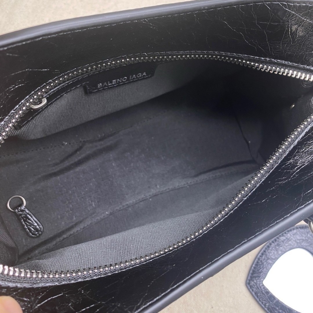 Balenciaga Neo Cagole XS Handbag in black Arena กระเป๋าสะพายรุ่นยอดนิยม สวยเท่ เกรดออริ 1:1 สลับแท้ ใช้งานต่างประเทศได้