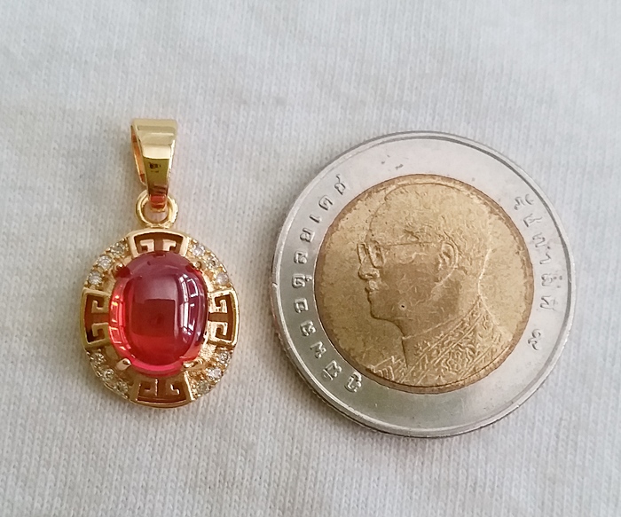 จี้พลอยมณีใต้น้ำ(เพชรพญานาค)สีส้มแบบเล็กเลี่ยมกรอบประดับเพชร(ทุกราศี)เสริมโชคเสริมดวงค่ะ