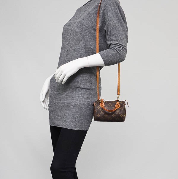 VIP 】LOUIS VUITTON Monogram Multicolor Mini Speedy พร้อมส่งความน่ารักค่ะ! กระเป๋าทรงหมอนไซด์มินิ หนังแกะแท้นิ่มสวยงามค่ะ เปิดปิดกระเป๋าแบบซิป ภายในสามารถใส่มือถือได้ กระเป๋าเงินใบกลางได้ พาสปอร์ตได้ค่ะ