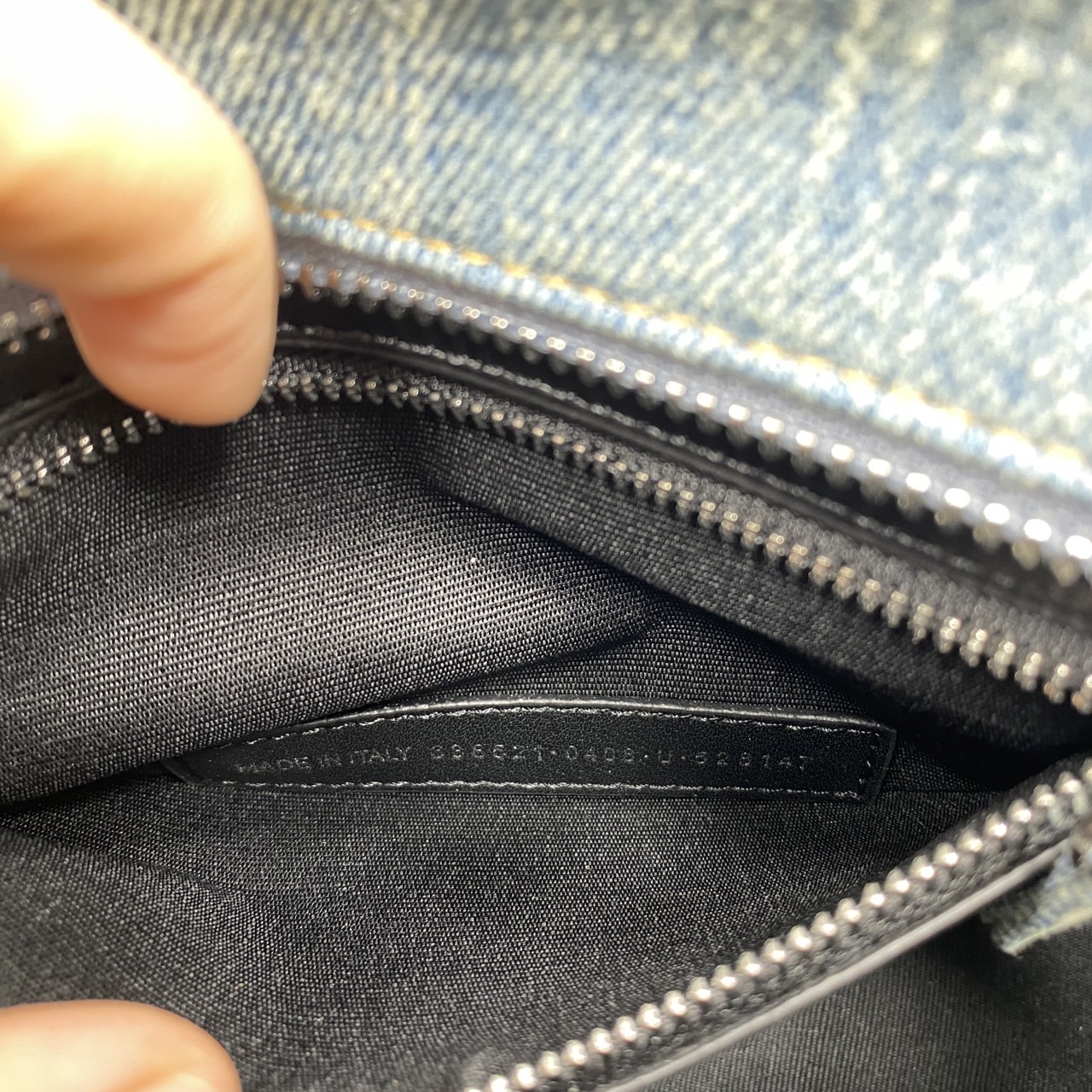 Balenciaga NEO CAGOLE XS HANDBAG DENIM IN BLUE aged-silver hardware กระเป๋าสะพายเดนิม สวยเท่ เกรดออริ 1:1 สลับแท้ ใช้งานต่างประเทศได้