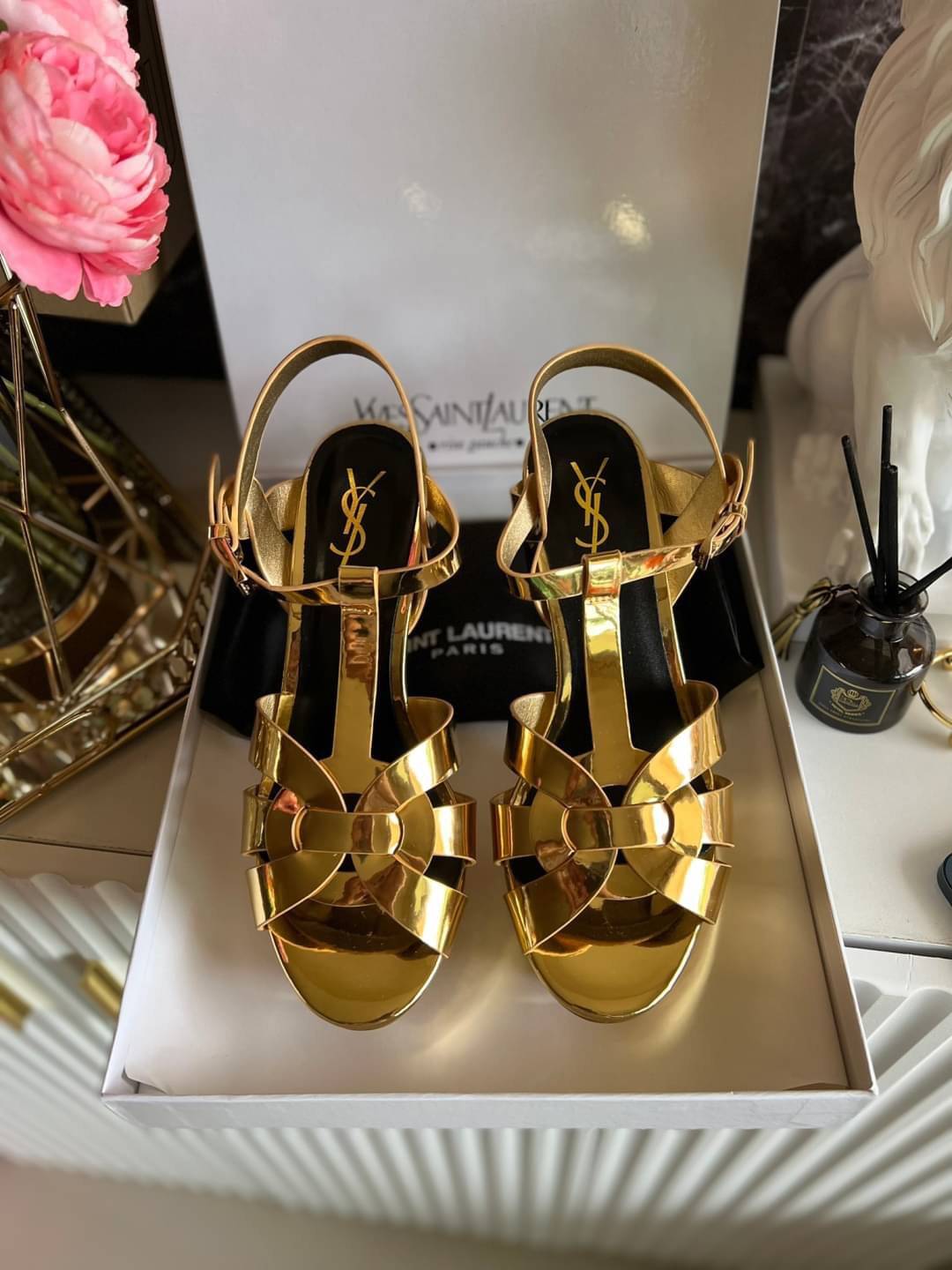 YSL TRIBUTE HEEL / SAINT LAURENT TRIBUTE HEEL / YSL HIGH HEEL เกรดออริจินอล รองเท้าส้นสูงแบรนด์หรู ที่สาวๆ ทุกคนควรมี ไว้ออกงานหรือใส่ทำงานได้ คู่นี้คือปังได้ตลอดกาล เพิ่มความสูงเพรียว สวยหรูมากค่ะ