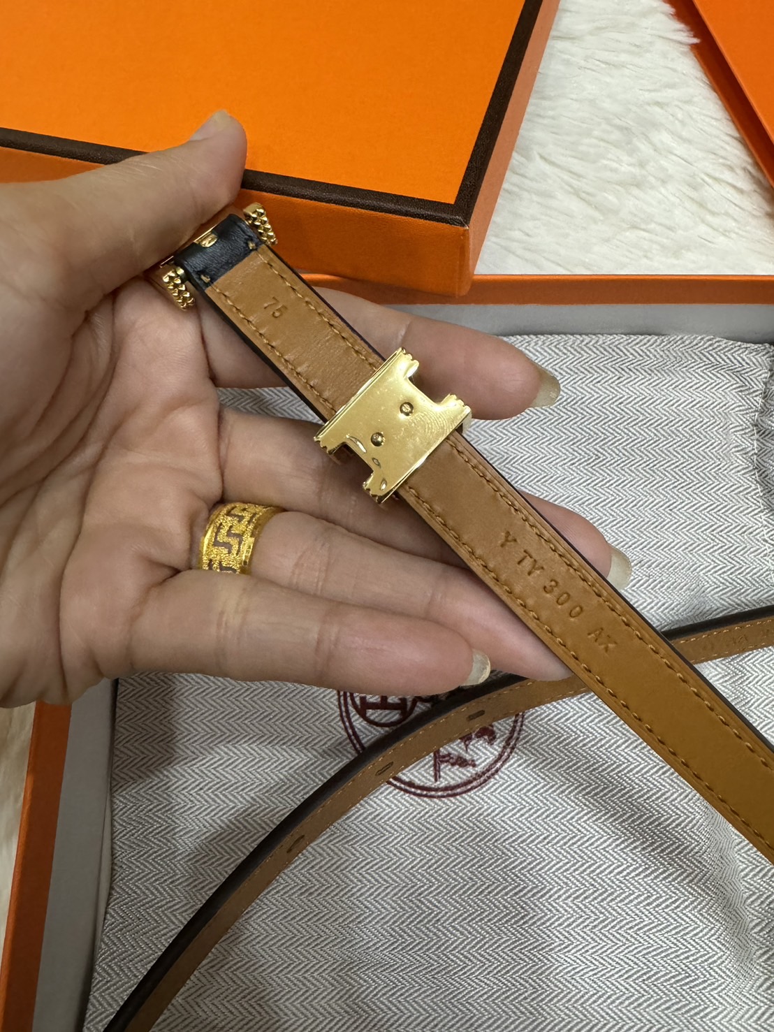 HERMES Pop H Guillochee 15 belt / HERMES Leather belt in Hunter & jewel 1.5cm เข็มขัดแบรนด์หรูหนังแท้ เกรดงานดีสุด เกรดออริ ท็อป สลับแท้ 1:1 ใช้งานต่างประเทศได้