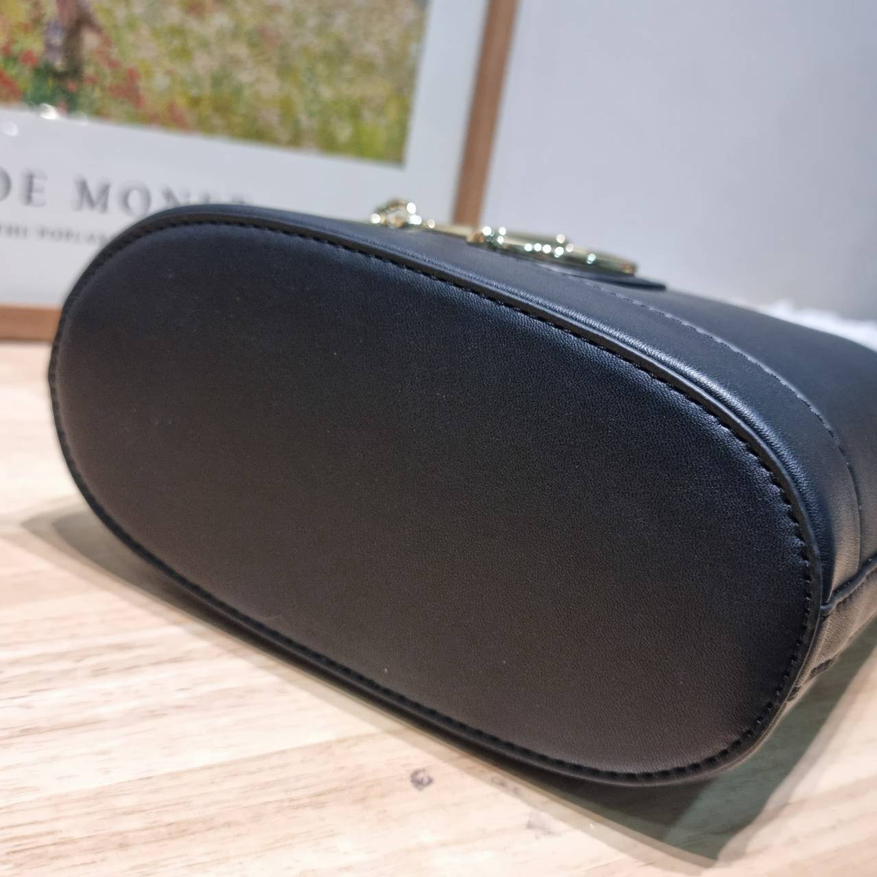 GUCCI 73 mini bucket bag คอลเลคชั่นใหม่พร้อม box set โทนสีใหม่ของแบรนด์ สุดยอดของความมีกิมมิคไม่เหมือนใคร วินเทจเรียบหรู ใช้แล้วดูแพง