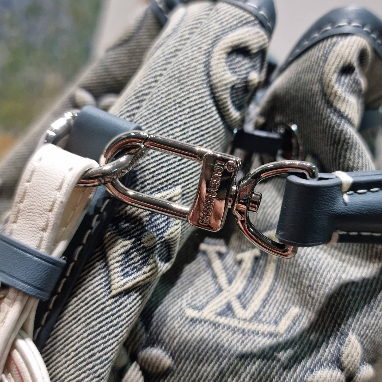 LV Neo washed denim monogram bag / LV Bucket Bag ใหม่ล่าสุด กระเป๋าทรงบัคเก็ตรุ่นฮิตที่มาในรูปแบบ washed denim สวยคลาสสิค คมชัด ดูแพง