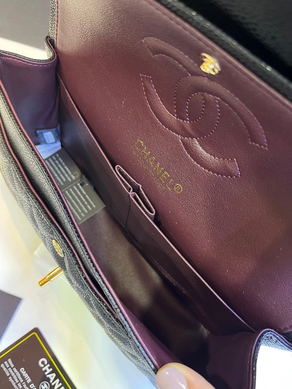 พร้อมส่งครบ 4 แบบ โทนสีดำคลาสสิก หนังคาเวียร์/หนังเรียบ อะไหล่เงิน/ทอง CHANEL Classic 25cm กระเป๋าสะพายรุ่นยอดนิยมเรียบหรู เกรดออริ 1:1 ใช้งานต่างประเทศได้