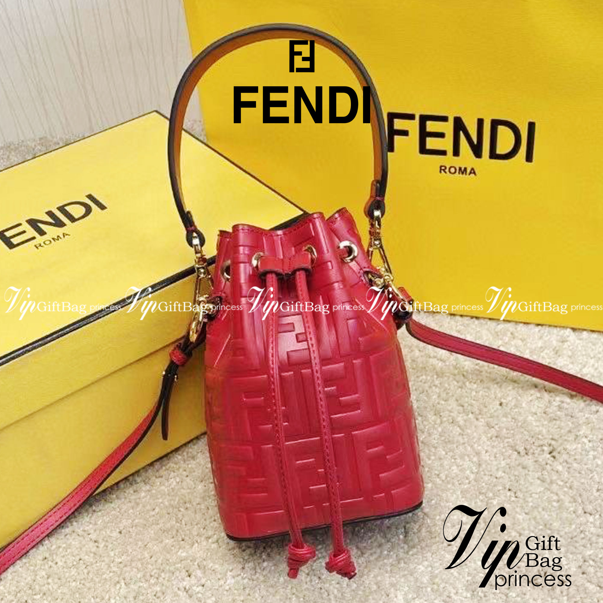 หนังแท้ 】Ori Fendi MonTresor mini Bucket Bag กระเป๋าถือหรือสะพายข้าง วัสดุหนังแท้ทรงขนมจีบ ลายแบรนด์ อะไหล่ทองหรูหรา จุของได้เยอะ น้ำหนักเบา ตั้งอยู่ทรง ด้านในโล่ง มี2สาย สายสั้น+ยาว ถอดสายได้ Crossbody ได้ สายยาวปรับระดับได้ คุ้มสุดๆ ใบนี้ไม่ควรพลาดค่ะ ด