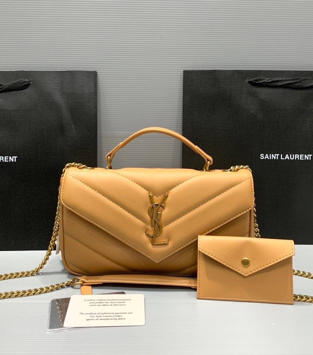 ORI | หนังแท้ 25cm YSL loulou small in matelassé กระเป๋าสะพายทรงสวยคลาสสิค มาพร้อมใบเล็กใส่การ์ด งานหนังแท้สมผัสนุ่มมือตะเข็บเย็บลายเชฟรอนสวยเป็นเอกลัษณ์