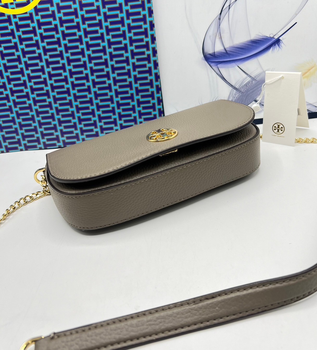 TORY BURCH Chelsea Pebbled Crossbody Bag กระเป๋าสะพายเรียบหรู เกรดออริ สลับแท้ 1:1 ใช้งานต่างประเทศได้