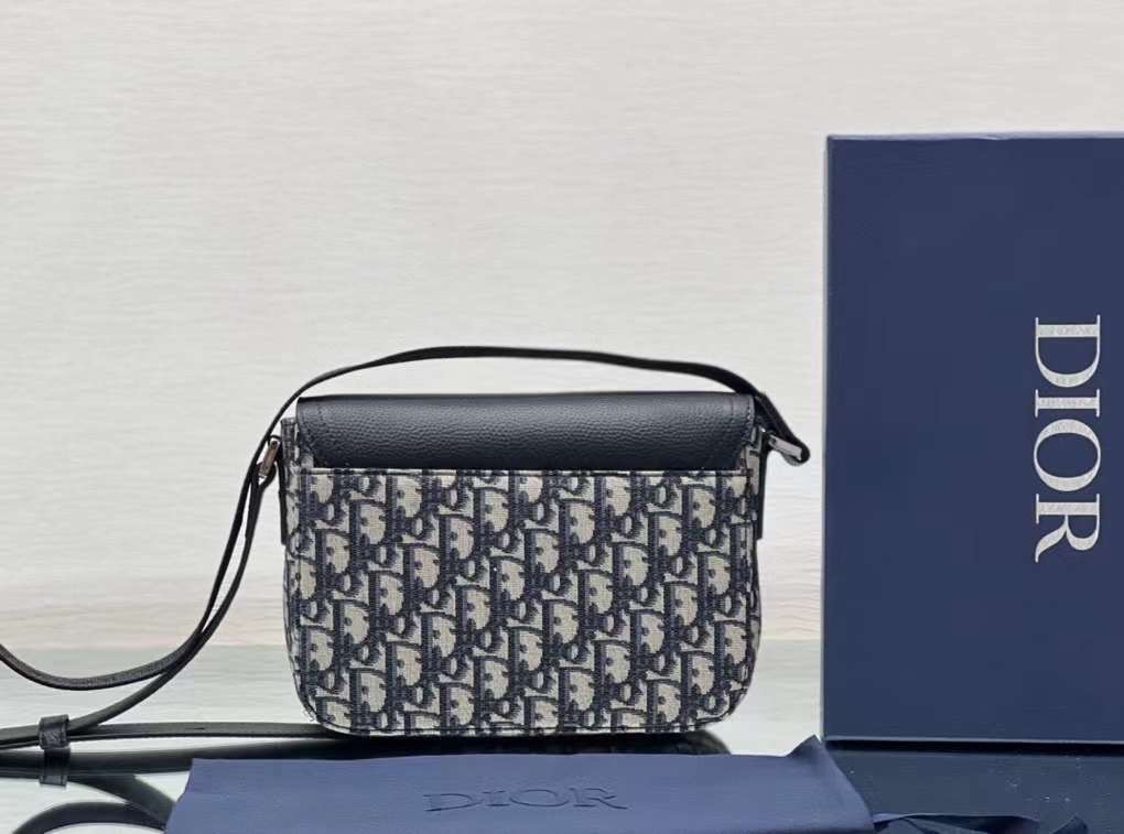 Dior Saddle Messenger Bag / Dior messenger bag / Beige and Black Oblique Jacquard เกรดเทพออริจินอล หนังแท้ ภาพถ่ายจากสินค้าจริง ใช้งานต่างประเทศได้