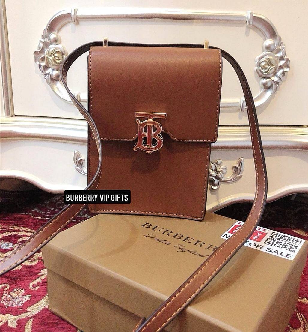 BURBERRY FRAGRANCES CROSSBODY BAG VIP GIFT WITH PURCHASE (GWP) กระเป๋าสะพายพรีเมี่ยมกิ๊ฟ Limited Edition จากน้ำหอม BURBERRY DUTY FREE