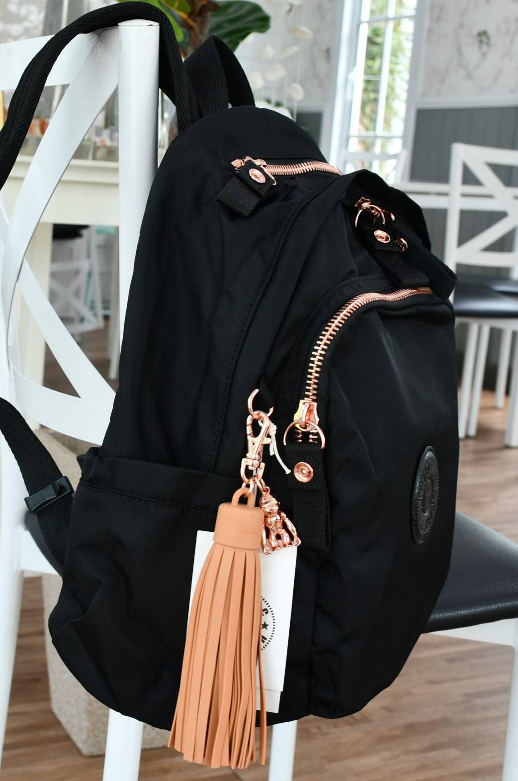 KIPLING Delia Medium Backpack with Front Pocket and top handle กระเป๋าเป้ไซส์ขนาดกลาง วัสดุ Polyester100% อะไหล่สี Rose gold พวงกุญแจmonkeyและพู่หนังrubber เพิ่มความหรูหรา