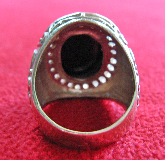 สินค้าจองค่ะ แหวนพลอยมณีใต้น้ำ(เพชรพญานาค)สีดำเนื้อทองขาวล้อมเพชร(ทุกราศี)ค่ะ