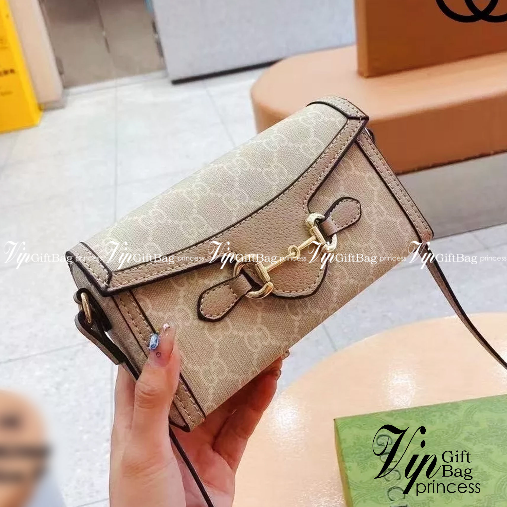 Gucci Horsebit 1955 Mini Bag / Gucci Mini Crossbody Bag / Gucci Phone Bag กระเป๋าสะพายข้าง/สะพายไหล่ สวยเก๋ น่ารัก คุณภาพดี สวยตรงปก ราคาสุดคุ้ม