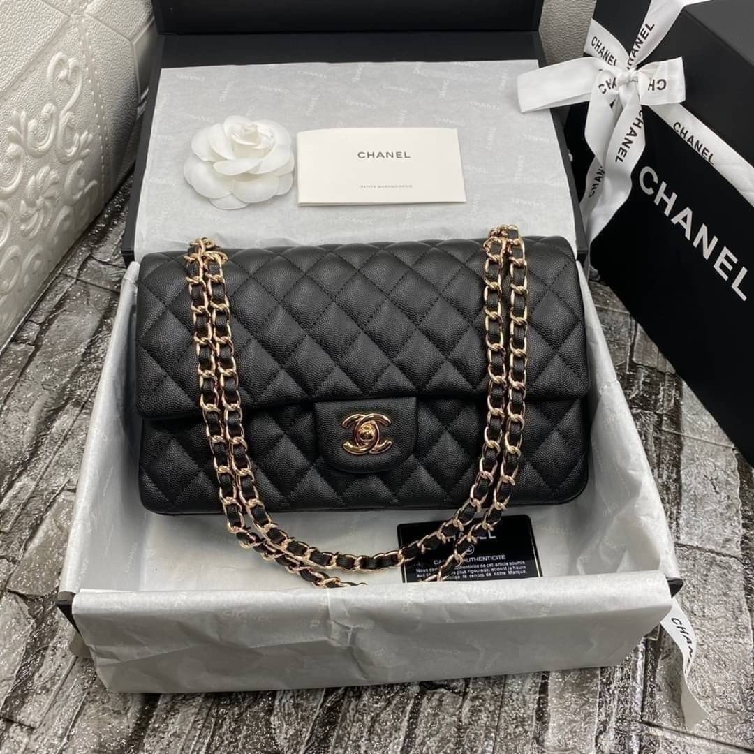 หนังแท้ CHANEL Classic Caviar 25cm กระเป๋าสะพายคลาสสิก หนังแกะและโลหะสีทอง ภาพสินค้าถ่ายจากงานขายจริง ใช้งานต่างประเทศได้