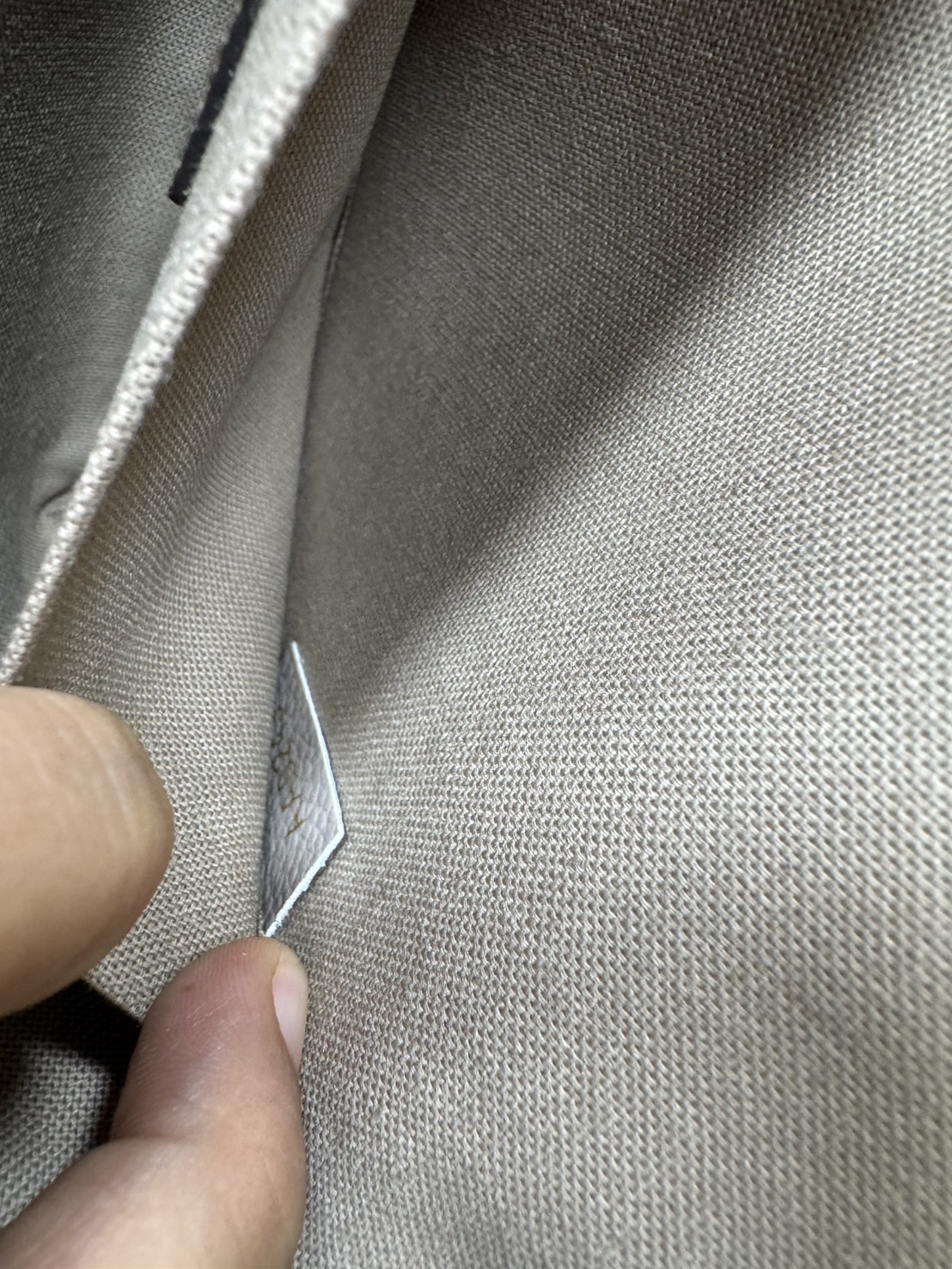 OP ORI หนังแท้ | LV Felicie Pochette bag in soft Monogram Empreinte leather กระเป๋าสะพายทรงพอชขนาดกะทัดรัด หนัง Monogram Empreinte เนื้อนุ่มประทับลาย Monogram สุดไอคอนิก